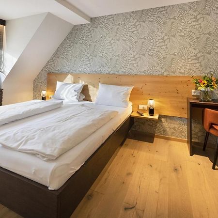 Jauch'S Loewen Hotel-Restaurant Neuershausen Buitenkant foto