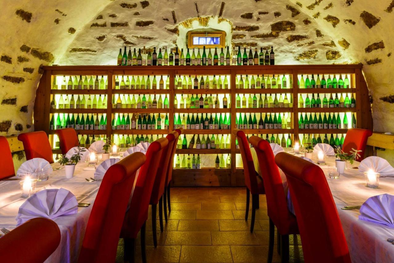 Jauch'S Loewen Hotel-Restaurant Neuershausen Buitenkant foto